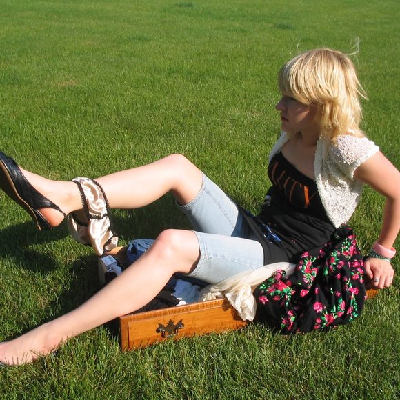 Meet Your Posher Meg - Picture 7 of 9